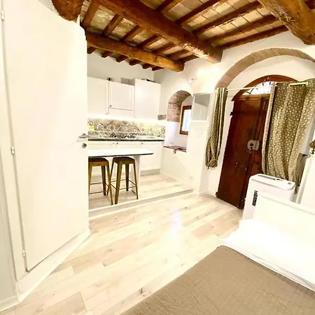 Mini Flat * Περούτζια